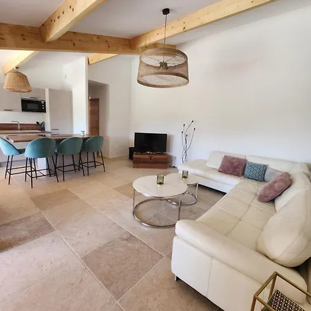 Casa de Férias Maison Avec Piscine Privative Pres De La